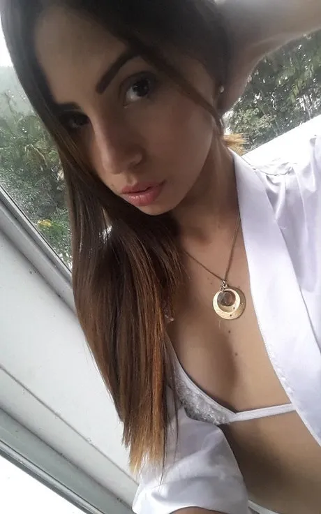 Irmak - Kartal VIP Escort Bayan Modeli - Gerçek Fotoğraflı İlan